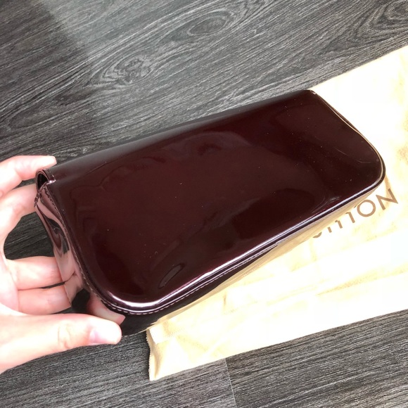 Louis Vuitton Sobe Clutch Plum Purple Vernis - Picture 5 of 7
